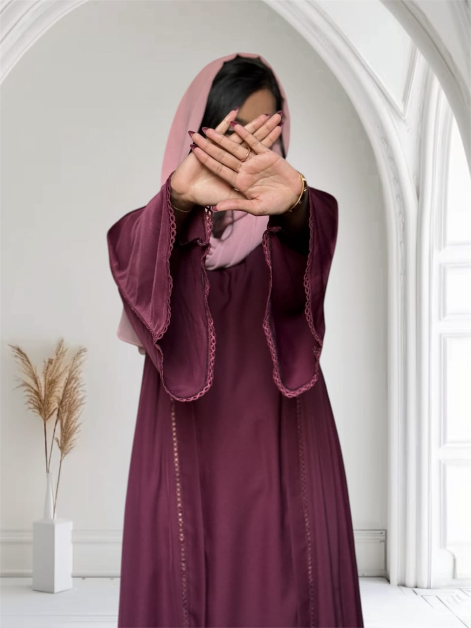 Saudi Arabian Umbrella Sleeves With Center Lace Design - Image 4